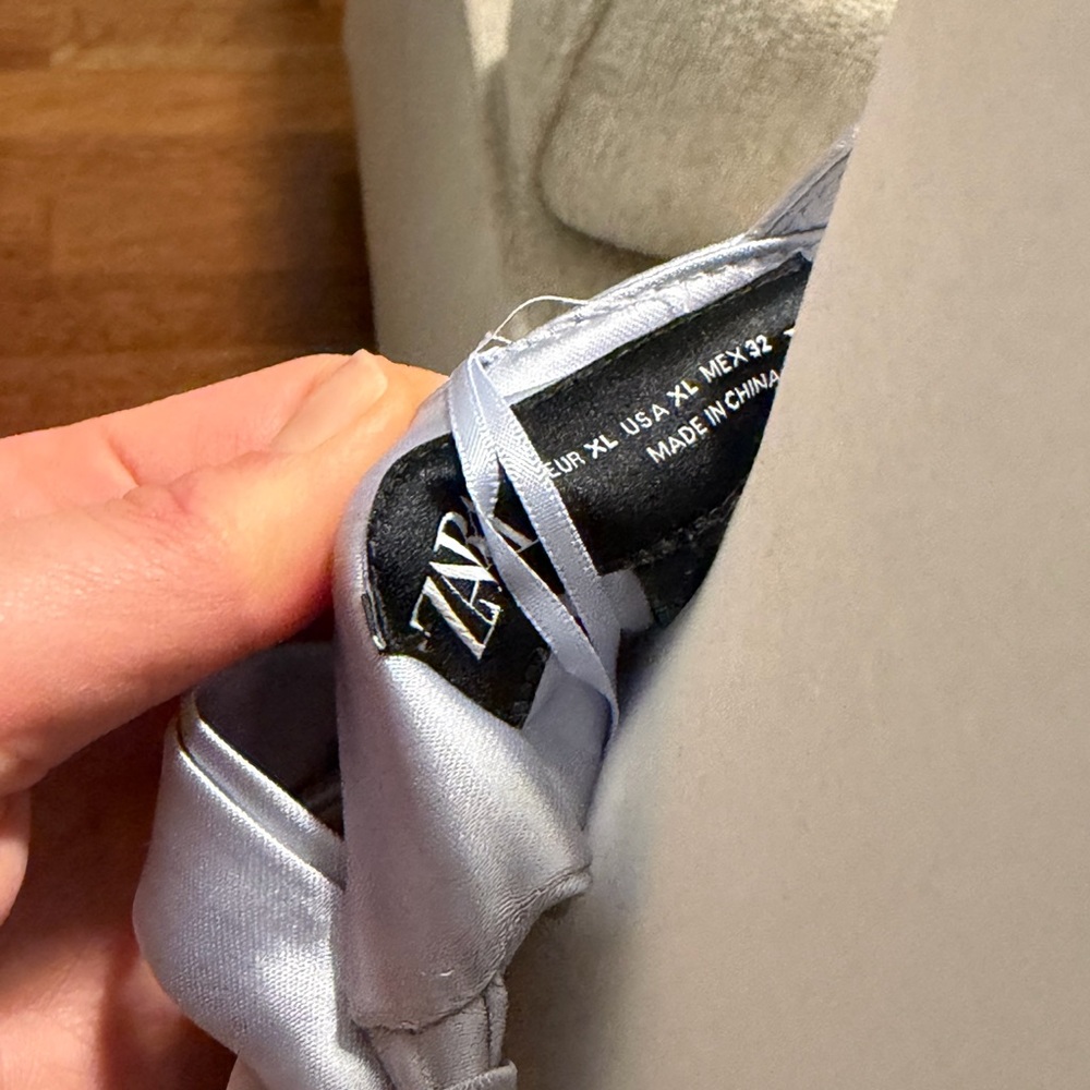 Zara Silver Satin Halter Tank Top - Picture 4 of 4